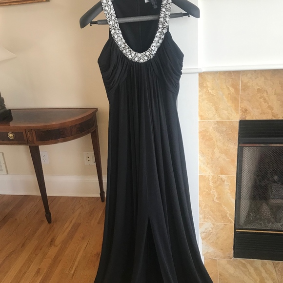 JS Boutique Dresses & Skirts - Simple and Elegant Black Evening Dress